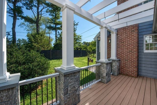 8 Central St, Stoughton, MA 02072