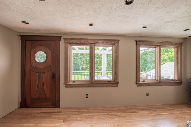 8 Central St, Stoughton, MA 02072