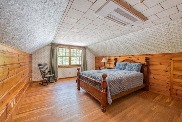 8 Central St, Stoughton, MA 02072