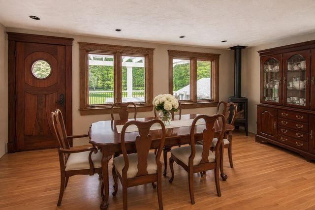 8 Central St, Stoughton, MA 02072