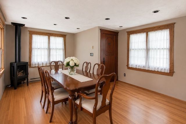 8 Central St, Stoughton, MA 02072