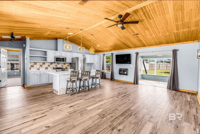 3244 Spanish Cove Dr N, Lillian, AL 36549