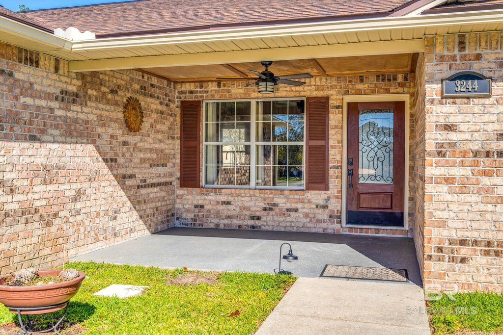 3244 Spanish Cove Dr N, Lillian, AL 36549