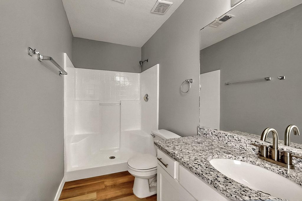 Image 17 of property listing at 111 18th Street SE, Rio Rancho, NM 87124