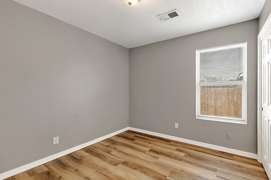 Image 20 of property listing at 111 18th Street SE, Rio Rancho, NM 87124