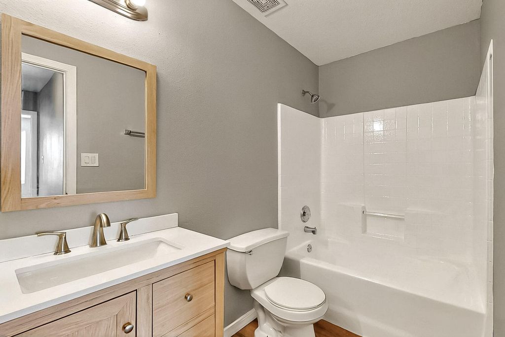 Image 22 of property listing at 111 18th Street SE, Rio Rancho, NM 87124