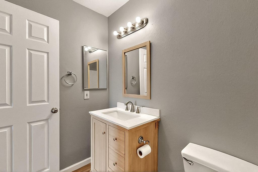 Image 23 of property listing at 111 18th Street SE, Rio Rancho, NM 87124