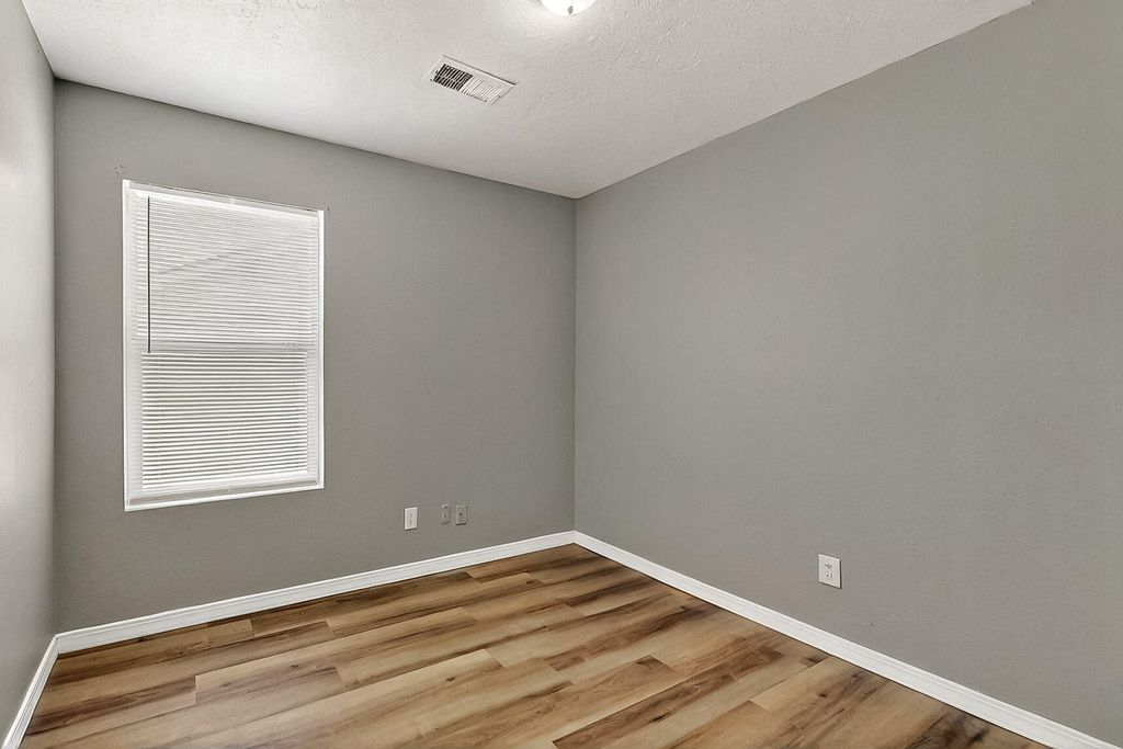 Image 24 of property listing at 111 18th Street SE, Rio Rancho, NM 87124