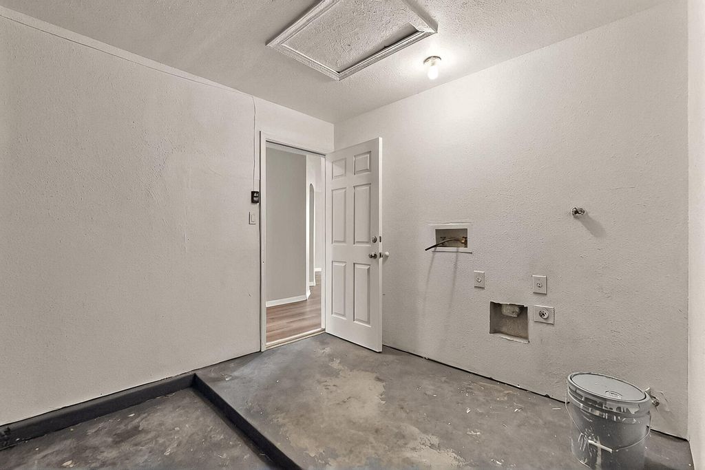 Image 27 of property listing at 111 18th Street SE, Rio Rancho, NM 87124