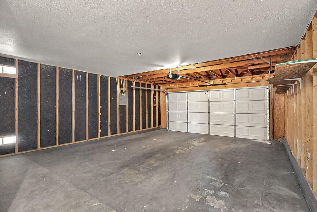 Image 28 of property listing at 111 18th Street SE, Rio Rancho, NM 87124