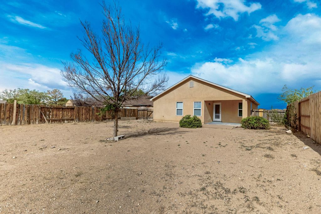 Image 29 of property listing at 111 18th Street SE, Rio Rancho, NM 87124