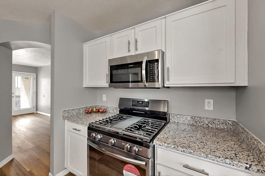 Image 7 of property listing at 111 18th Street SE, Rio Rancho, NM 87124