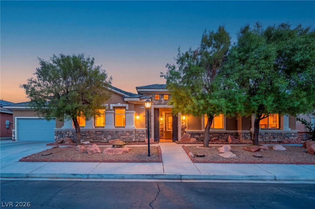 8114 Villa Del Cielo Street, Las Vegas, NV 89131 — exterior