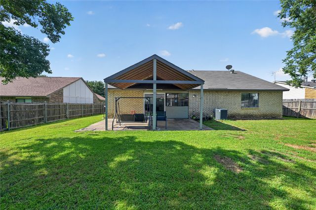 3825 Hackberry Lane, Bedford, TX 76021