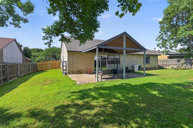3825 Hackberry Lane, Bedford, TX 76021