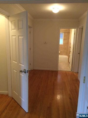 499 Brinkerhoff Avenue 2nd Fl, Fort Lee, NJ 07024