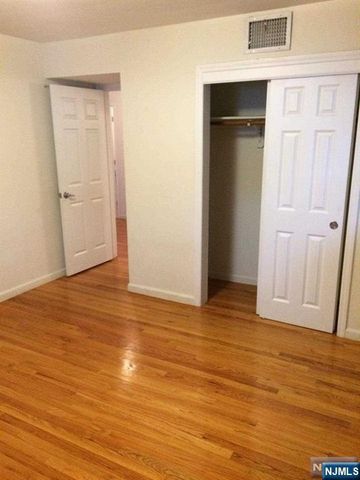 499 Brinkerhoff Avenue 2nd Fl, Fort Lee, NJ 07024