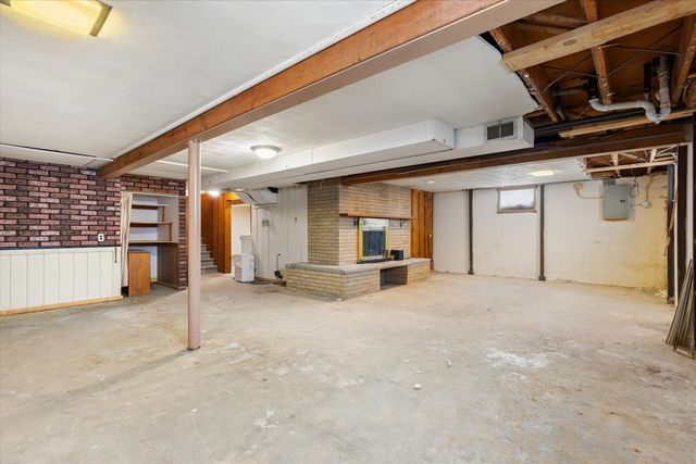 1225 Douglas Lane, Crete, IL 60417