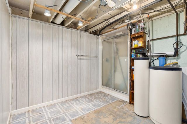 1225 Douglas Lane, Crete, IL 60417