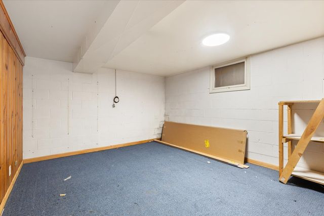 1225 Douglas Lane, Crete, IL 60417