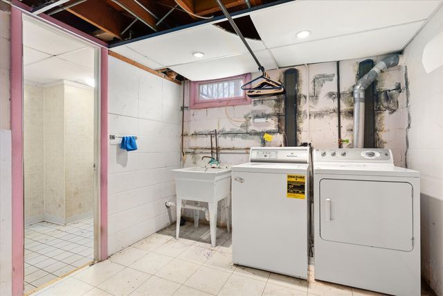 1225 Douglas Lane, Crete, IL 60417