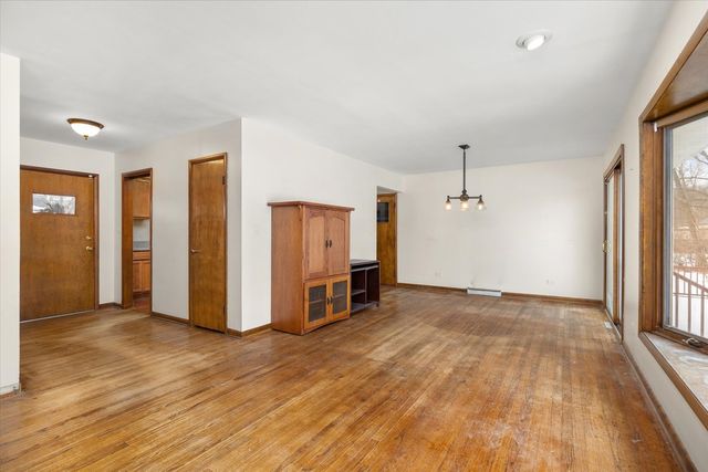 1225 Douglas Lane, Crete, IL 60417