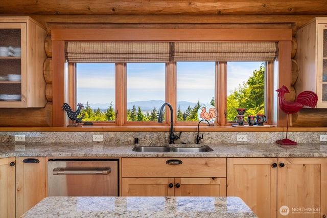 3256 Killion Lane, Oak Harbor, WA 98277
