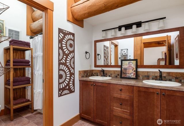 3256 Killion Lane, Oak Harbor, WA 98277