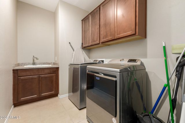 2955 W BRIDGER Drive, San Tan Valley, AZ 85144