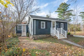 34 Old Henniker Road, Hillsborough, NH 03244