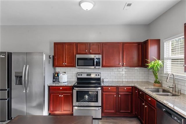 411 Bandelier Circle, Hampton, GA 30228