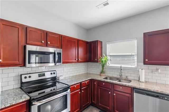 411 Bandelier Circle, Hampton, GA 30228