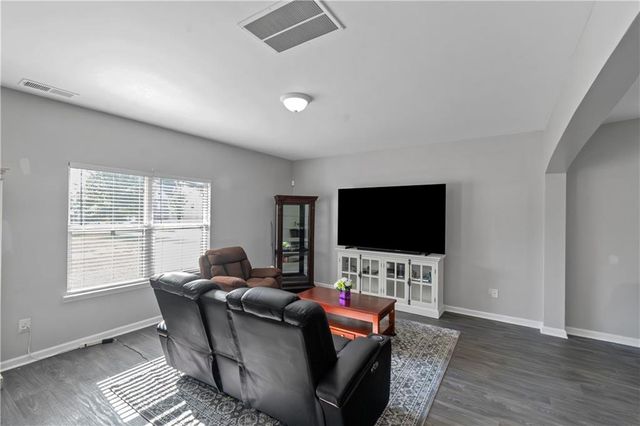 411 Bandelier Circle, Hampton, GA 30228
