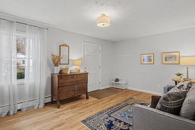 8 South Street, Essex Junction, VT 05452