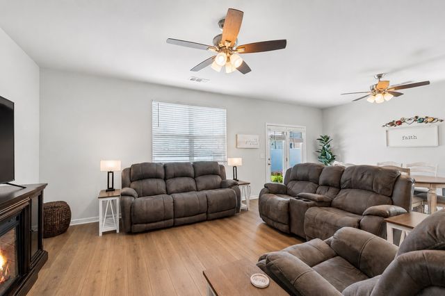 114 Stammer Farms Blvd, Chapel Hill, TN 37034