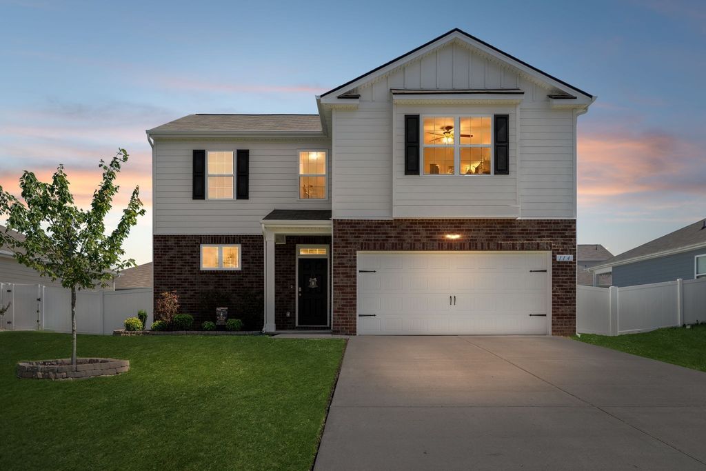 114 Stammer Farms Blvd, Chapel Hill, TN 37034