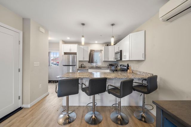 61 Pine St 7, Attleboro, MA 02703