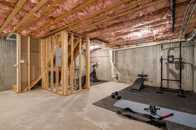 61 Pine St 7, Attleboro, MA 02703