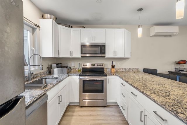 61 Pine St 7, Attleboro, MA 02703