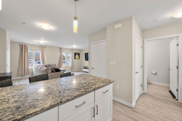 61 Pine St 7, Attleboro, MA 02703
