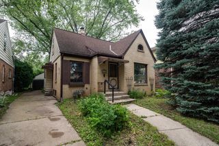 5771 N Ames TERRACE, Glendale, WI 53209