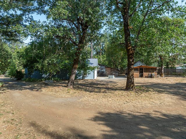 2524 Rockydale Road, Cave Junction, OR 97523