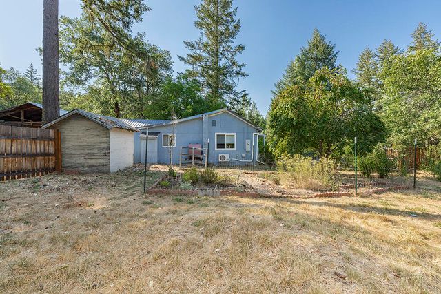 2524 Rockydale Road, Cave Junction, OR 97523