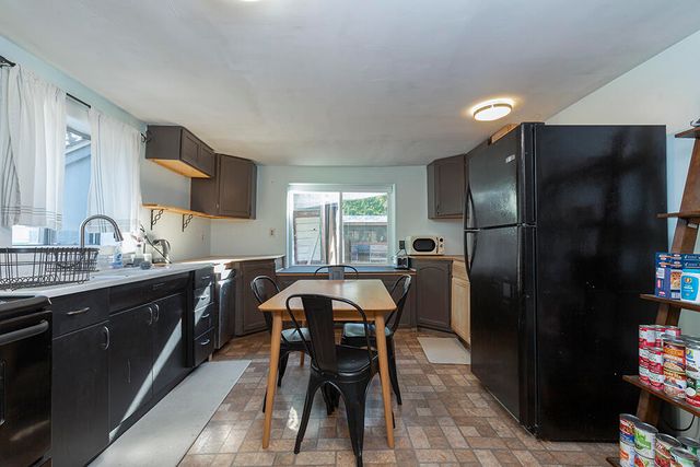 2524 Rockydale Road, Cave Junction, OR 97523