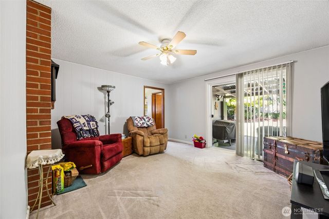 3311 Crystal Springs Road W, University Place, WA 98466