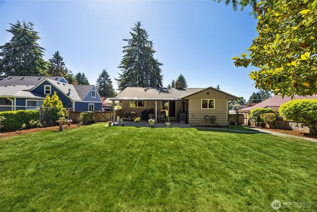 3311 Crystal Springs Road W, University Place, WA 98466