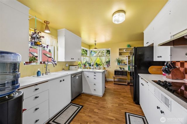 3311 Crystal Springs Road W, University Place, WA 98466