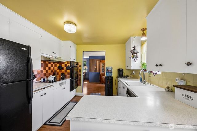 3311 Crystal Springs Road W, University Place, WA 98466