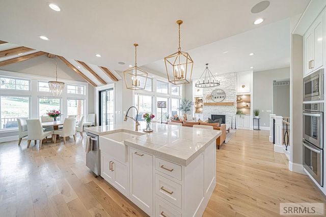 6775 S 46th E, Idaho Falls, ID 83406