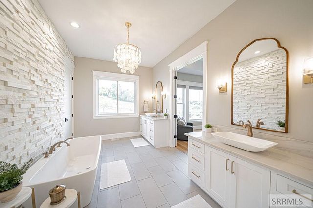 6775 S 46th E, Idaho Falls, ID 83406